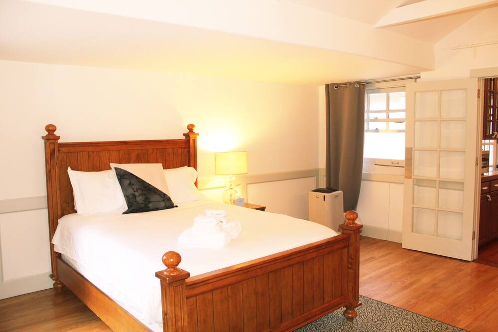 Photo of Bedroom in Overlook