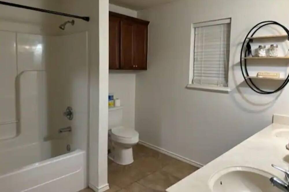 Photo of Bathroom in Nash