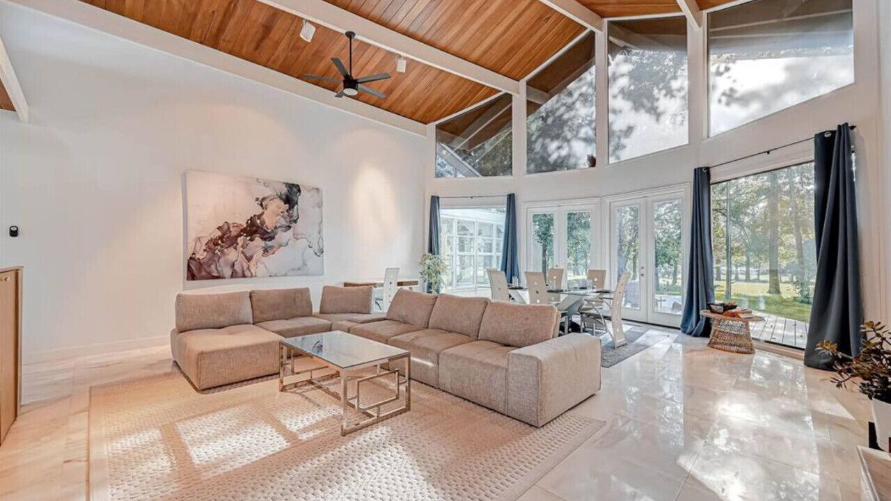 Photo of Livingroom in Panorama Village