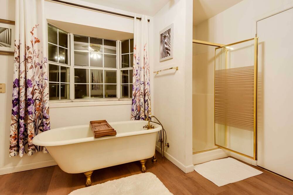 Photo of Bathroom in Thackerville