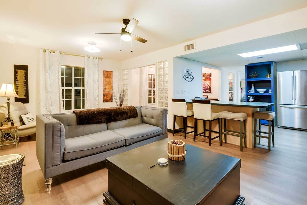 Photo of Livingroom in Thackerville