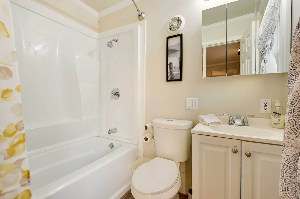 Photo of Bathroom in Thackerville