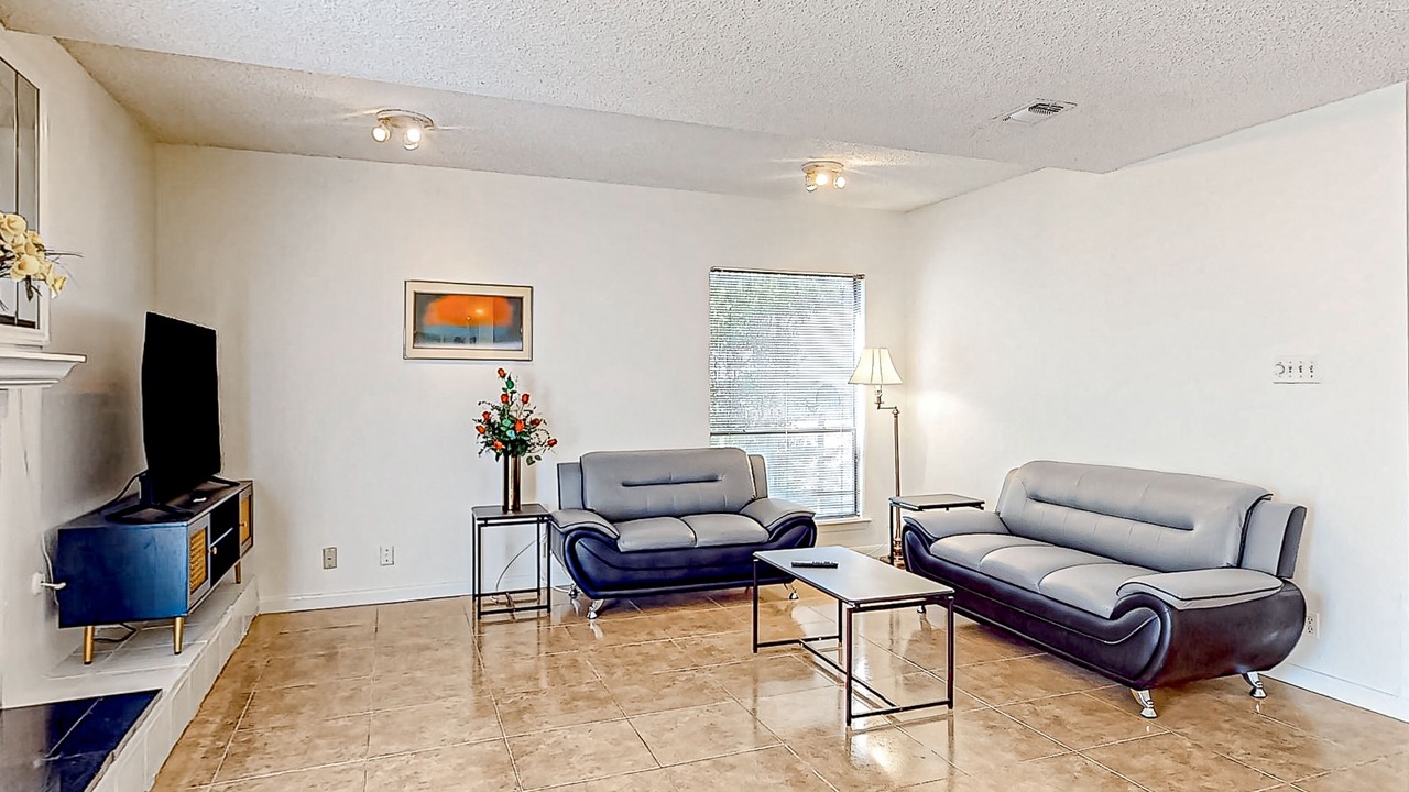 Photo of Livingroom in Northwest Hills