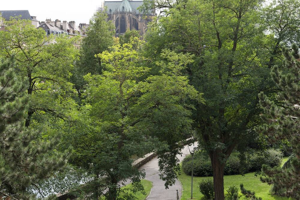 Photo of Others in Les Iles