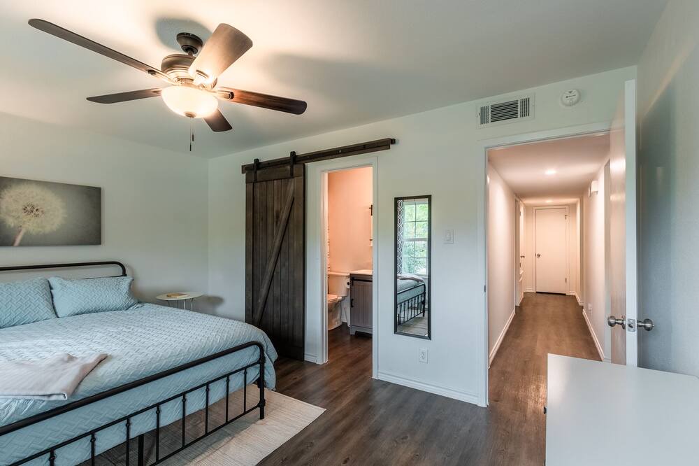 Photo of Bedroom in Cibolo