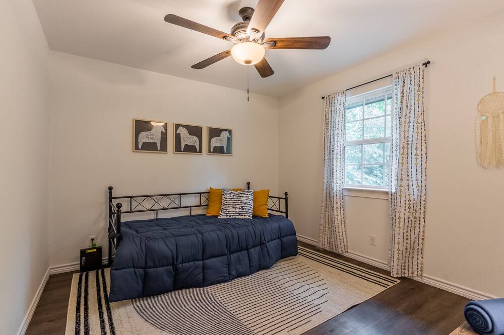 Photo of Bedroom in Cibolo