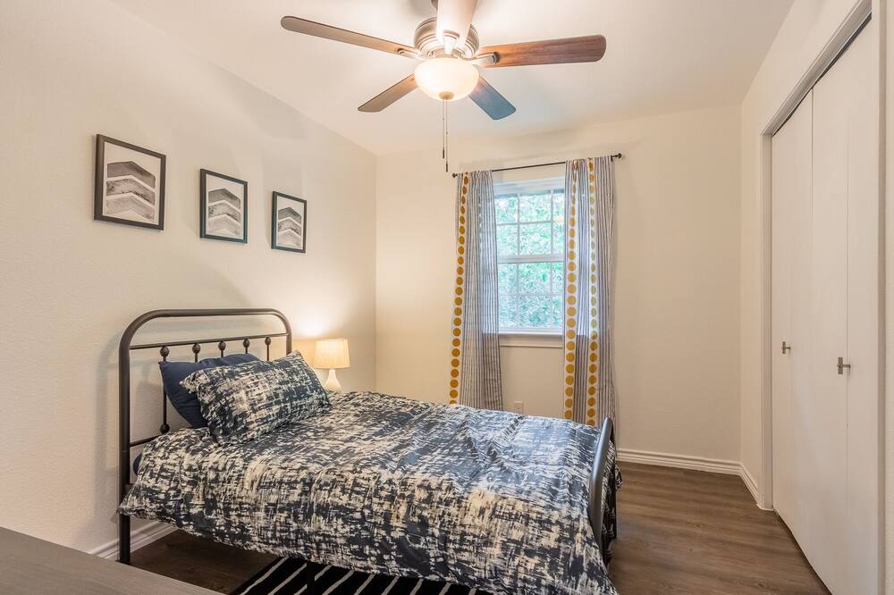 Photo of Bedroom in Cibolo