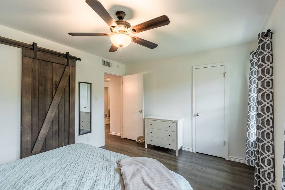 Photo of Bedroom in Cibolo