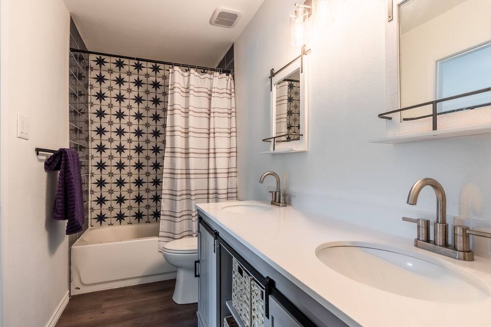 Photo of Bathroom in Cibolo