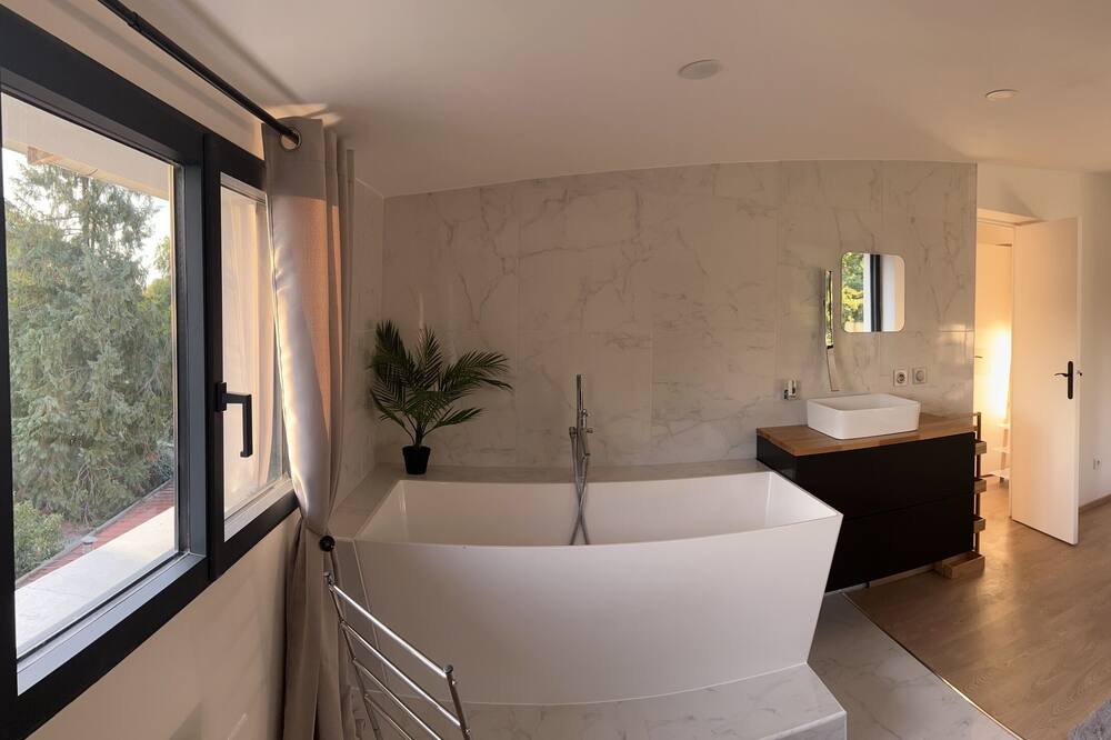 Photo of Bedroom in Saint-Hilaire-Saint-Mesmin