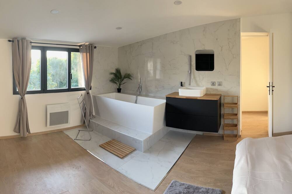 Photo of Bedroom in Saint-Hilaire-Saint-Mesmin