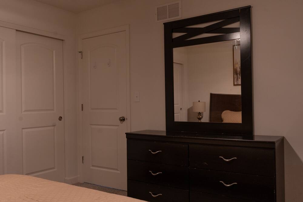 Photo of Bedroom in Lakemoor