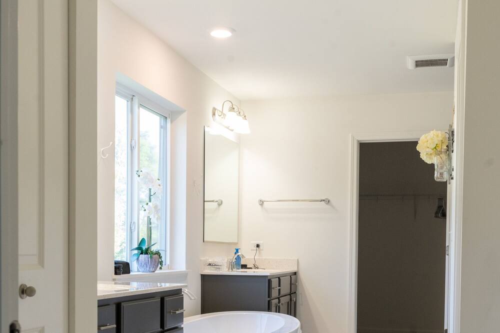 Photo of Bathroom in Lakemoor