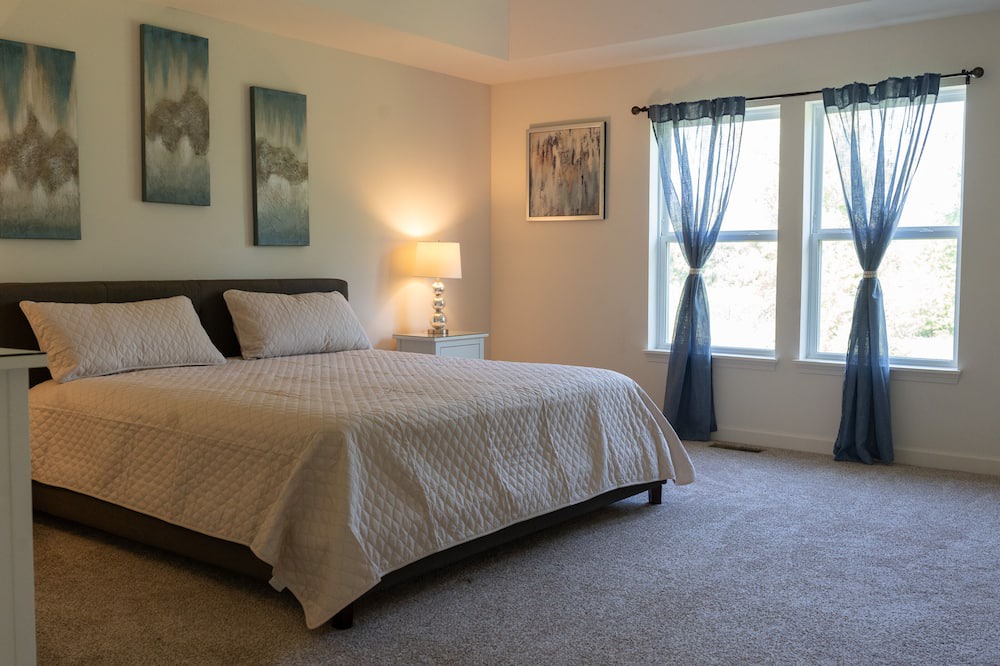 Photo of Bedroom in Lakemoor
