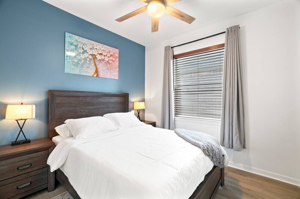 Photo of Bedroom in Seven Coves