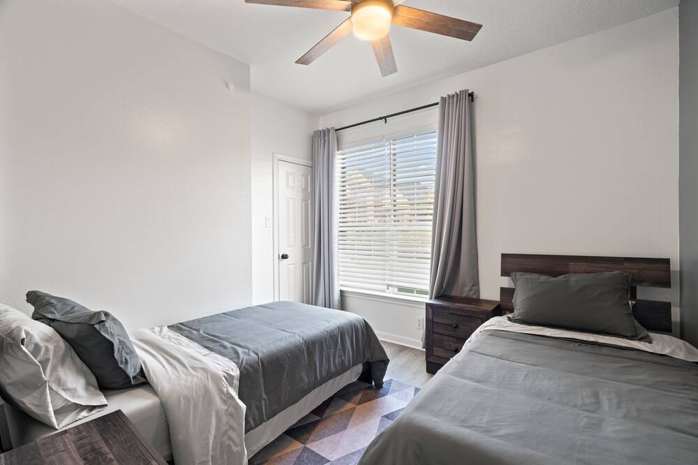 Photo of Bedroom in Seven Coves