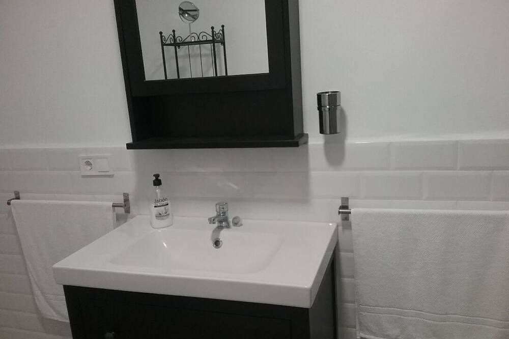 Photo of Bathroom in Patraix