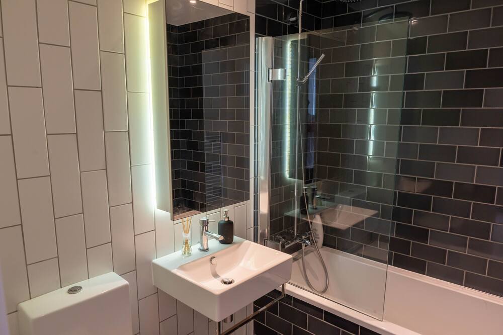 Photo of Bathroom in Royal Docks