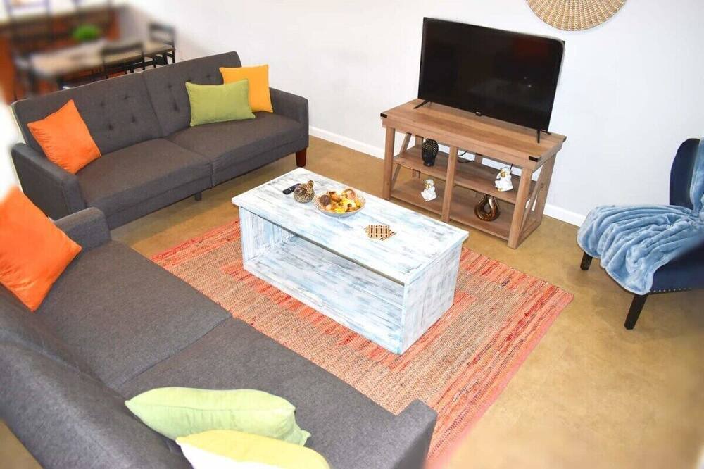 Photo of Livingroom in MLK University