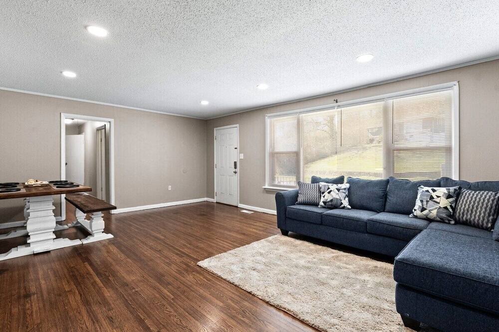 Photo of Livingroom in Lupton City