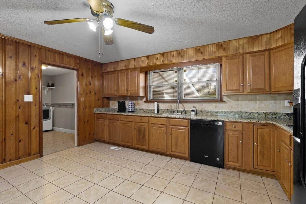 Photo of Kitchen in Lupton City