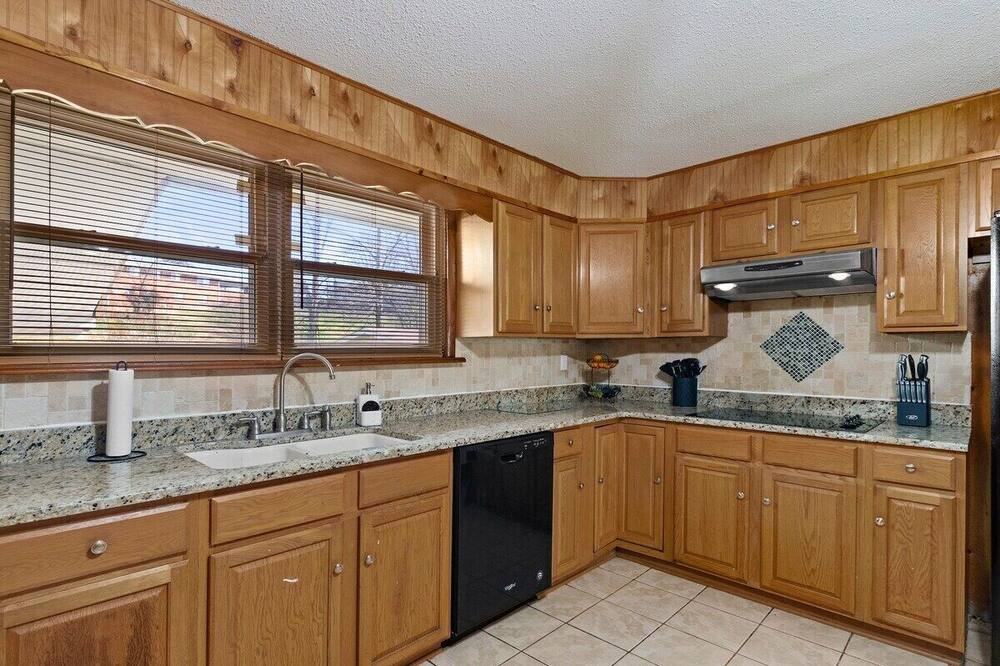 Photo of Kitchen in Lupton City