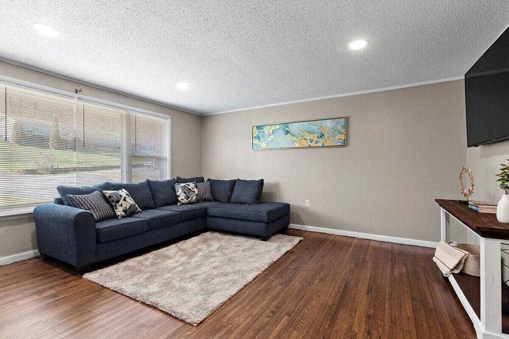 Photo of Livingroom in Lupton City