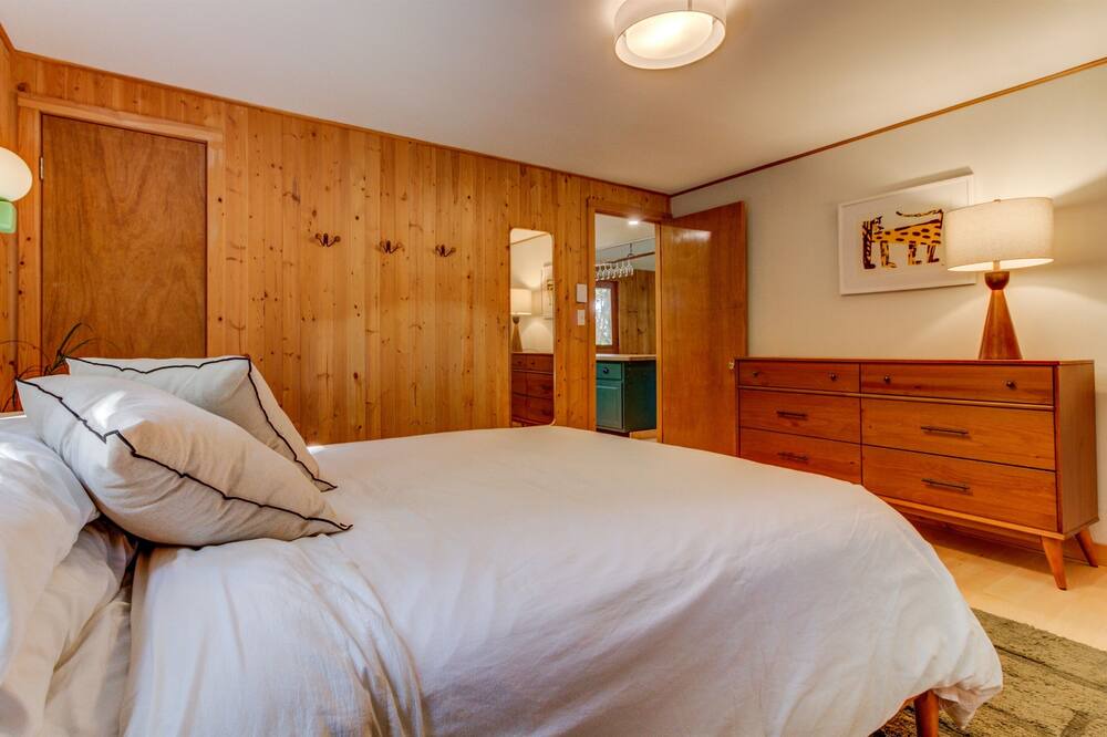 Photo of Bedroom in Londonderry