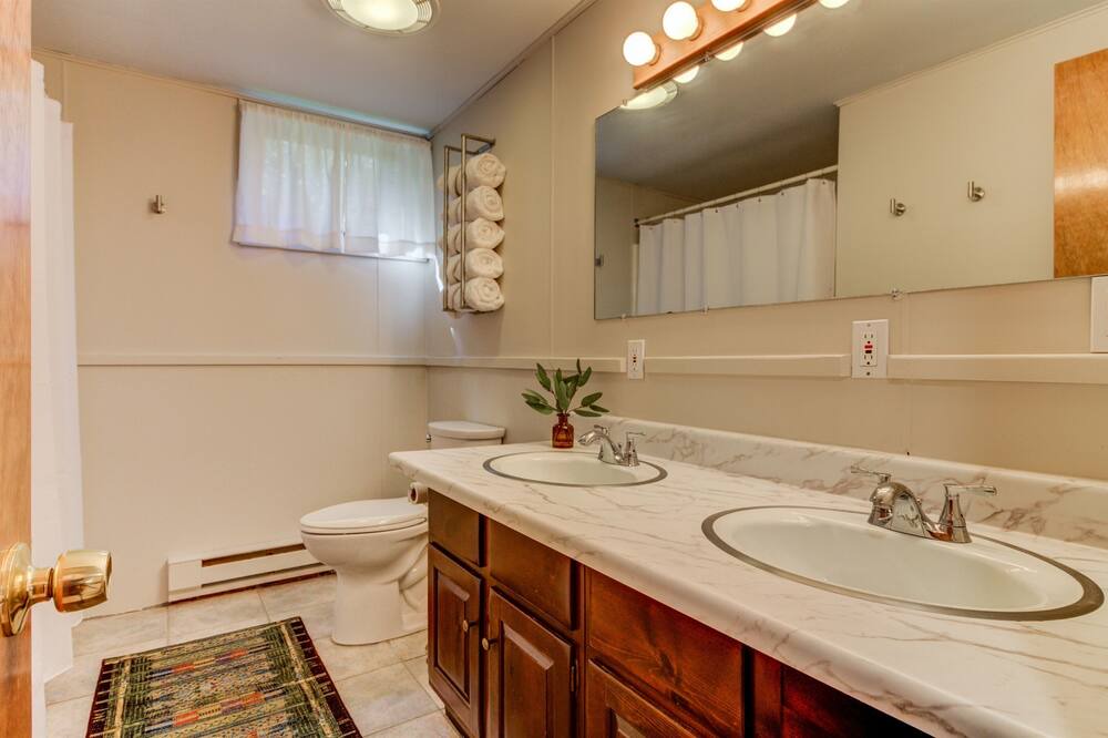 Photo of Bathroom in Londonderry