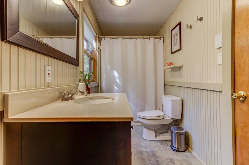 Photo of Bathroom in Londonderry