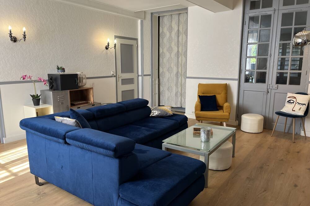 Photo of Livingroom in Saint-Jean Eudes Saint-Gilles