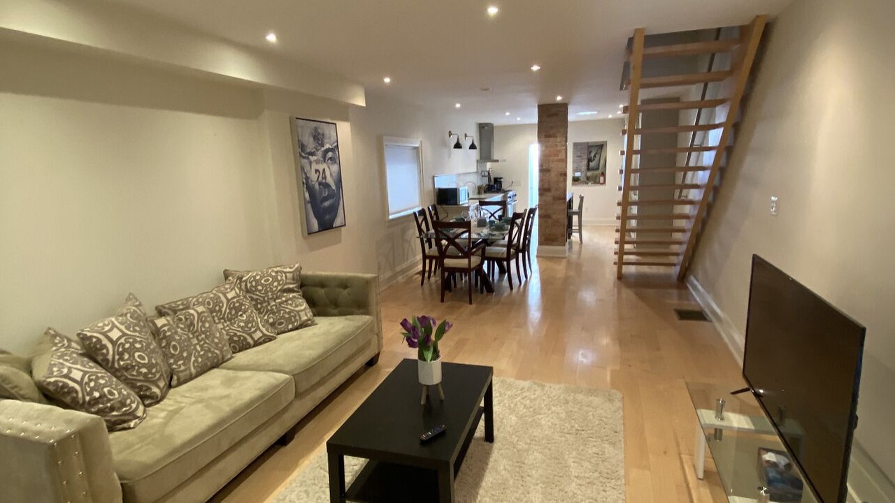 Photo of Livingroom in Trinity - Bellwoods
