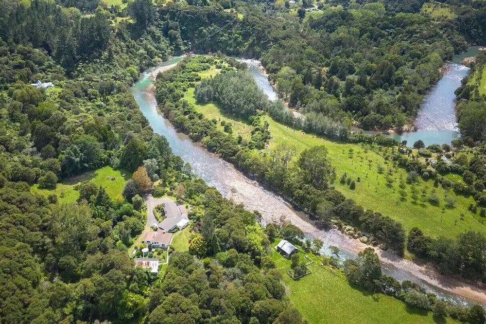 Photo of Others in Thames