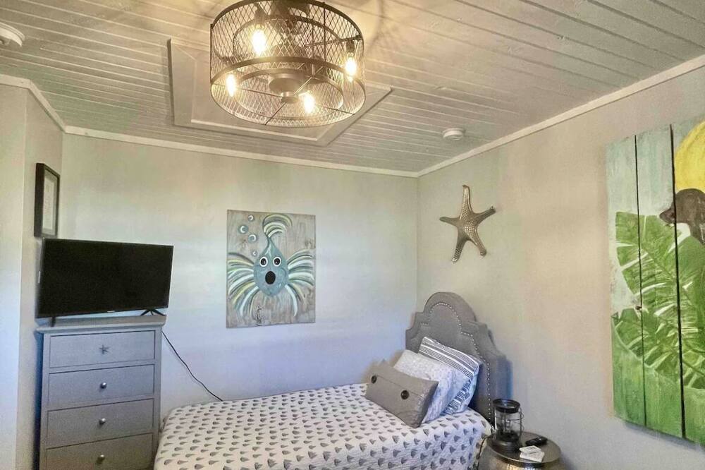 Photo of Bedroom in Northwest Quadrant