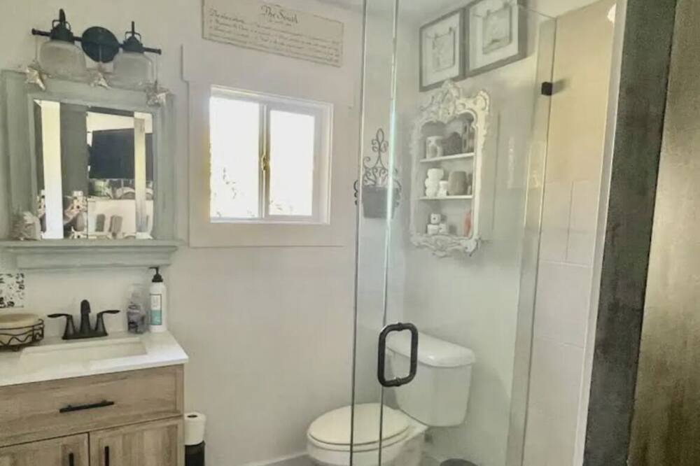 Photo of Bathroom in Northwest Quadrant