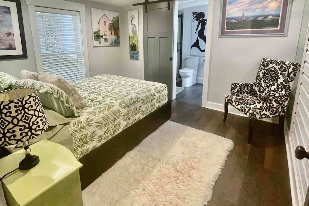Photo of Bedroom in Northwest Quadrant
