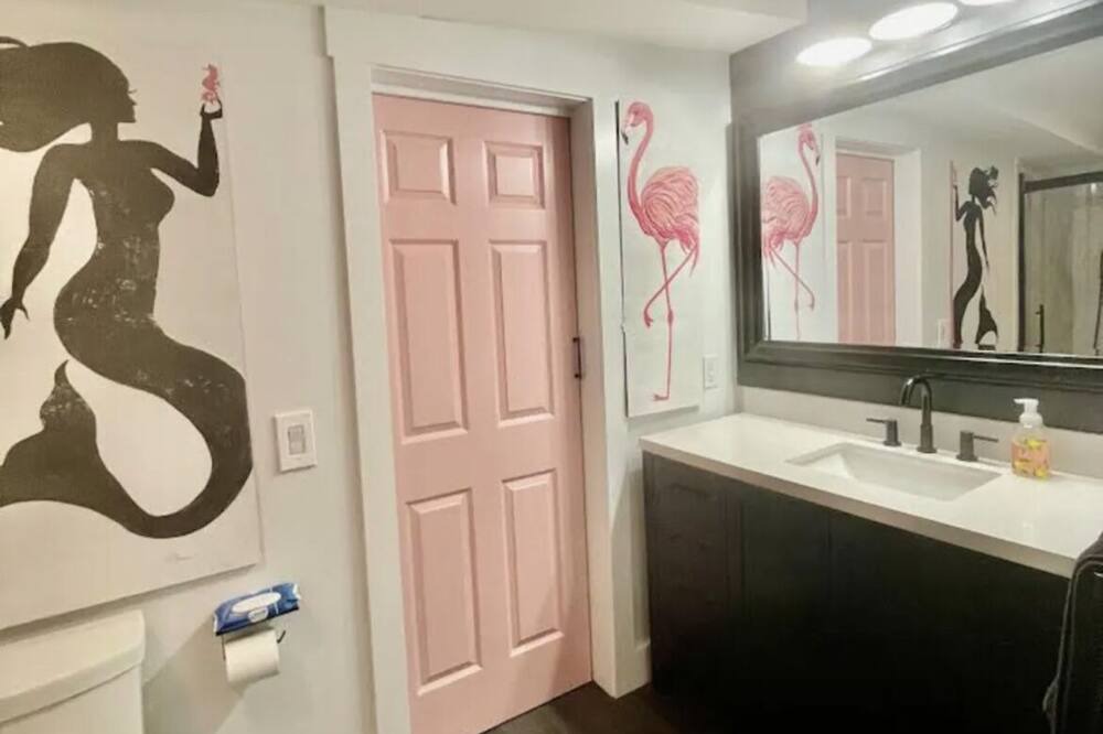 Photo of Bathroom in Northwest Quadrant