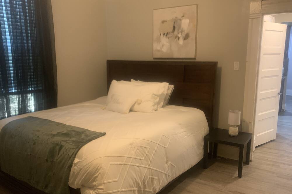 Photo of Bedroom in East of Broadway