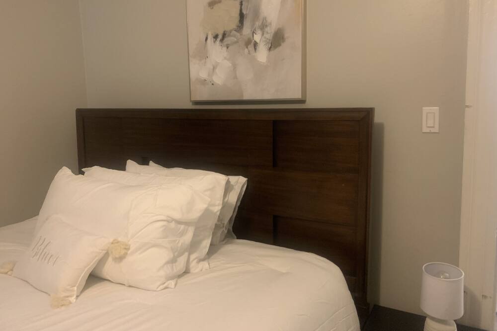 Photo of Bedroom in East of Broadway
