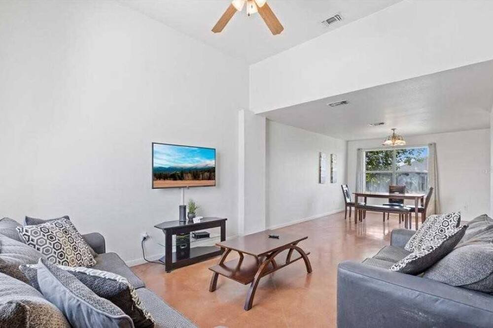 Photo of Livingroom in Killeen