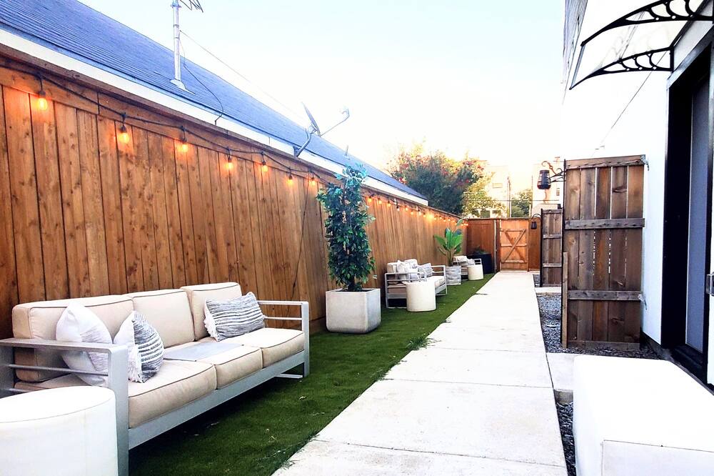 Photo of Patio Balcony in Old East Dallas
