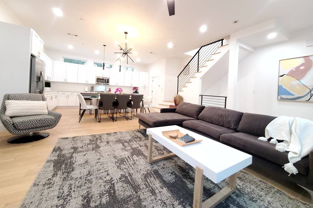 Photo of Livingroom in Old East Dallas