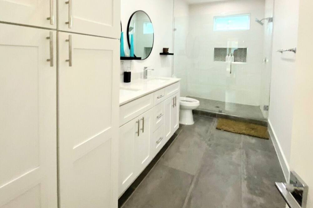 Photo of Bathroom in Old East Dallas