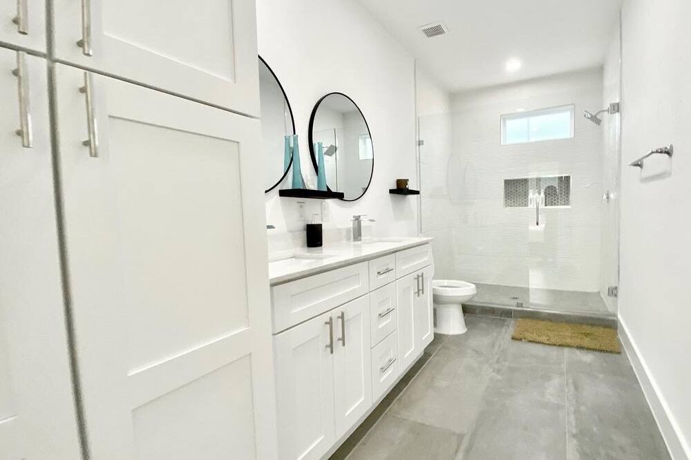 Photo of Bathroom in Old East Dallas