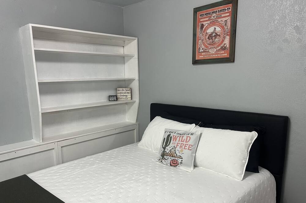 Photo of Bedroom in Raymondville