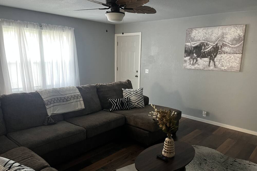 Photo of Livingroom in Raymondville