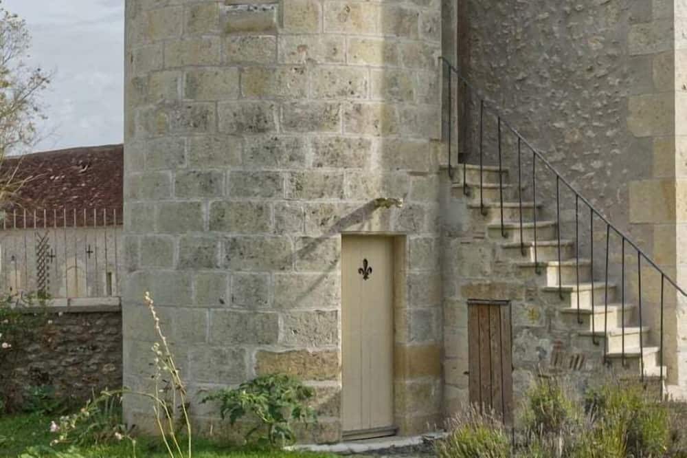 Photo of Outdoor in Ferriere-Larcon