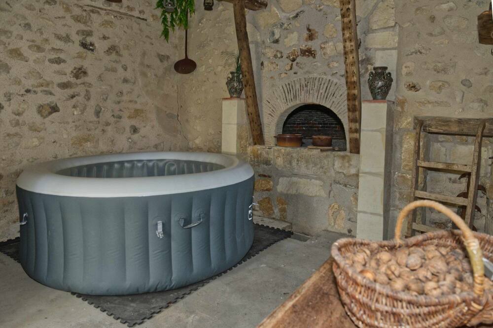 Photo of Outdoor in Ferriere-Larcon