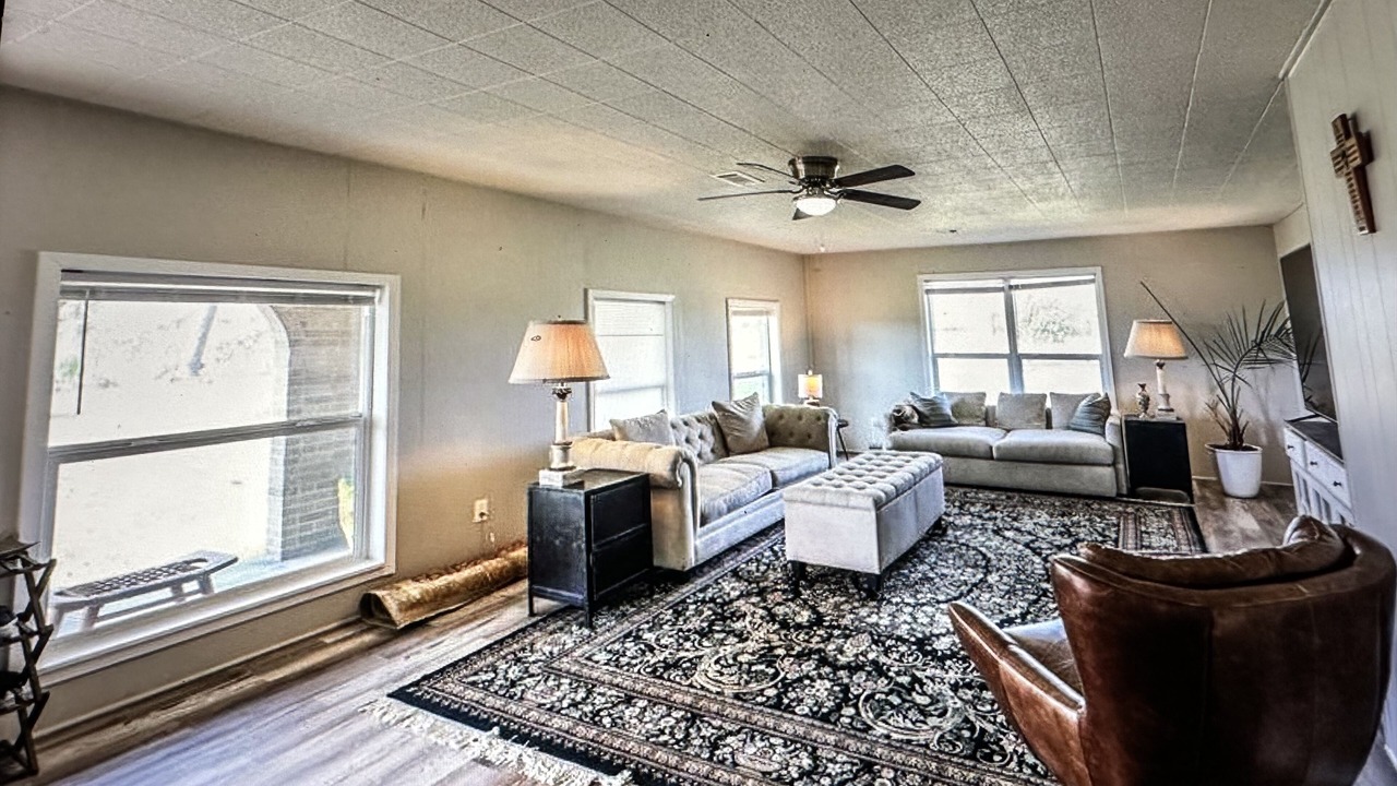 Photo of Livingroom in Ames