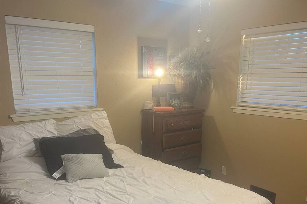 Photo of Bedroom in Laverne